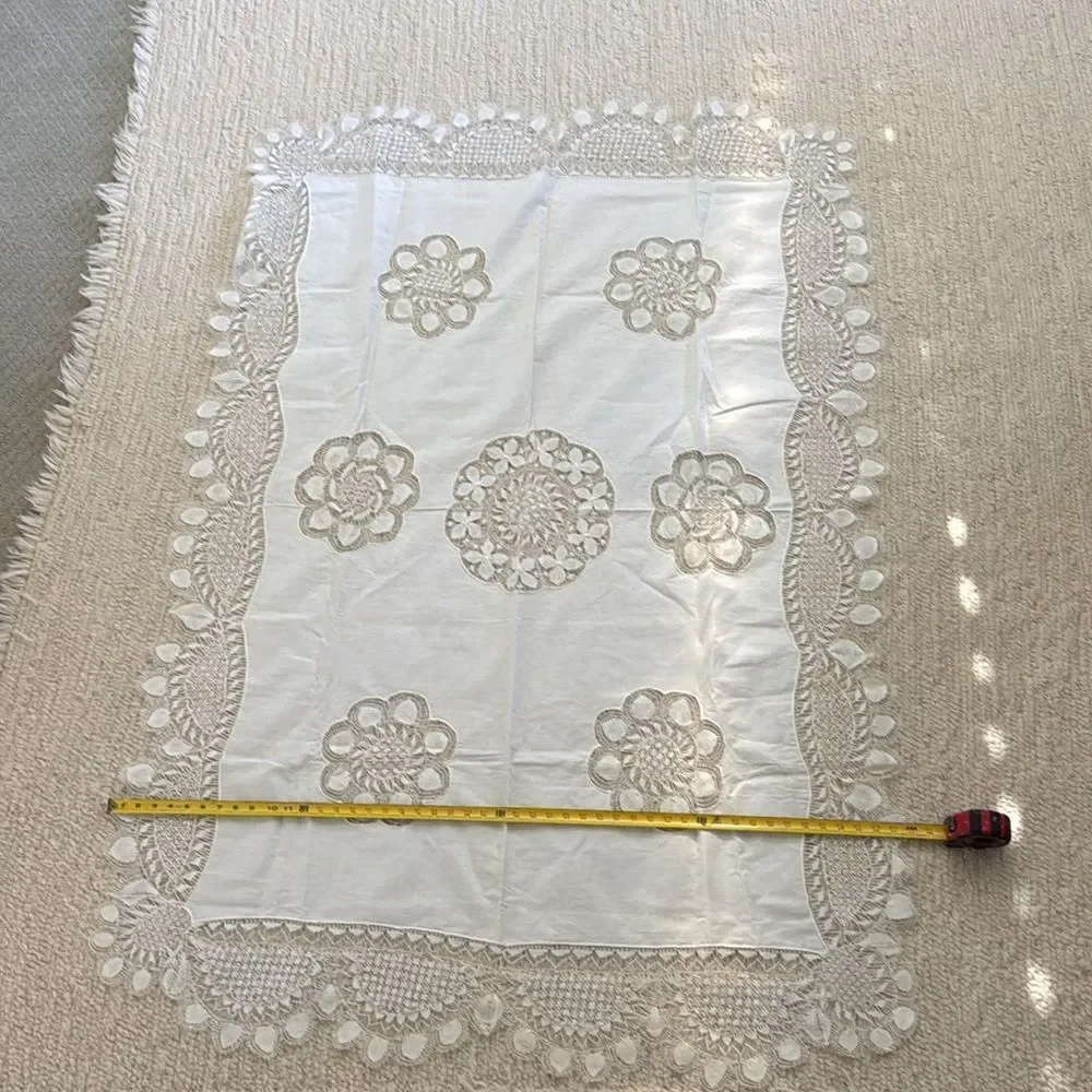 Vintage Bundle Lace TableCloth Napkins Placemats